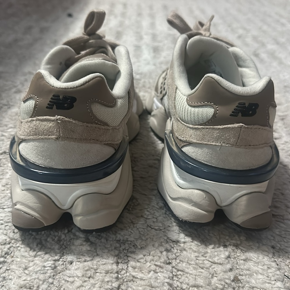 New Balance 9060 - Picture 3 of 6